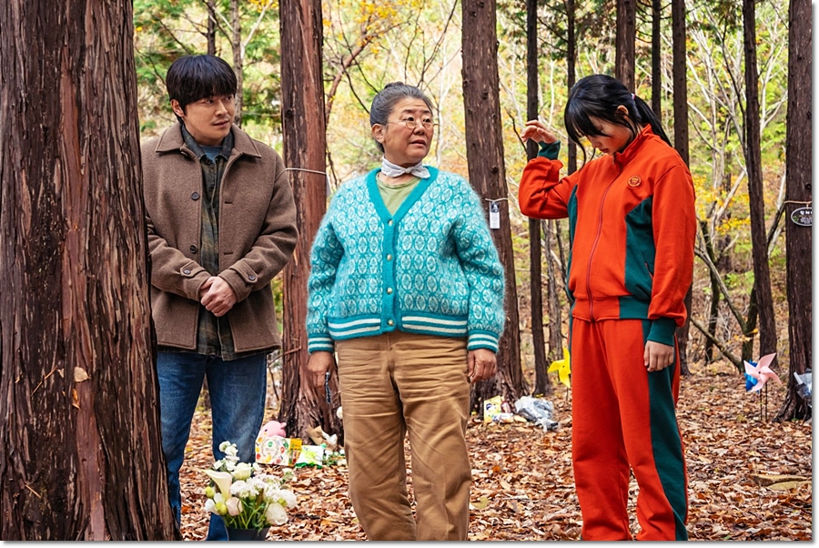 영화 좀비딸 리뷰 후기 정보 * 가족애 강조하는 무난한 한국 코미디 영화, 배우들이 살렸다