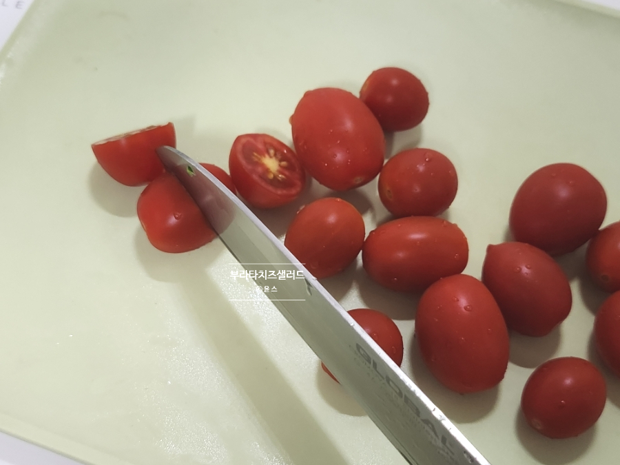토마토 부라타치즈 샐러드 화이트 발사믹 식초 소스 만들기