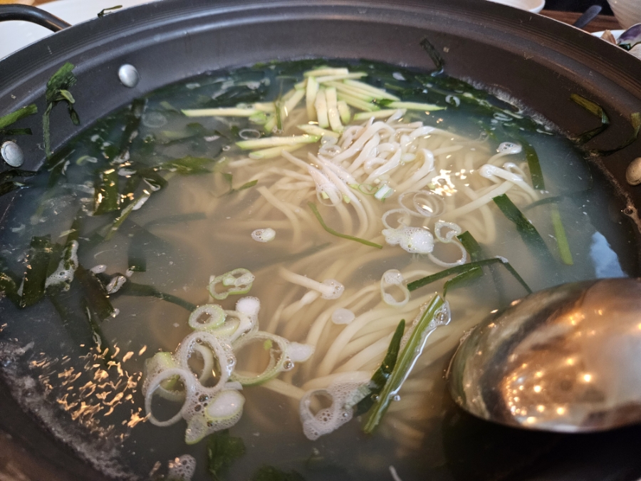 강남역 술자리 영통백합칼국수 강남점 모임공간으로 딱 좋은 곳