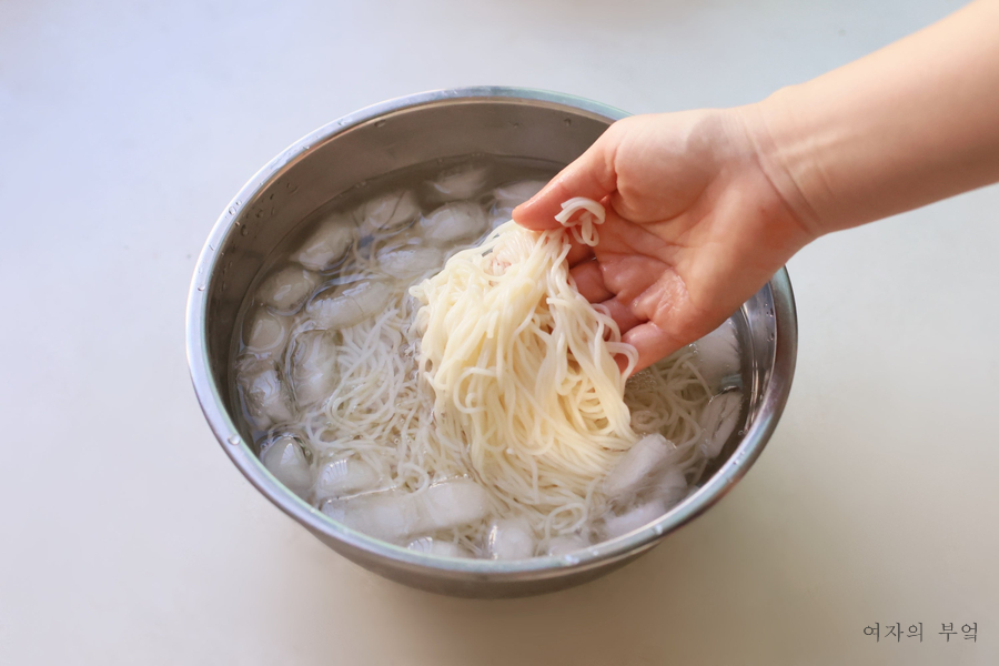 간단 멸치육수 잔치국수 레시피 간장 양념장 멸치국수 만들기