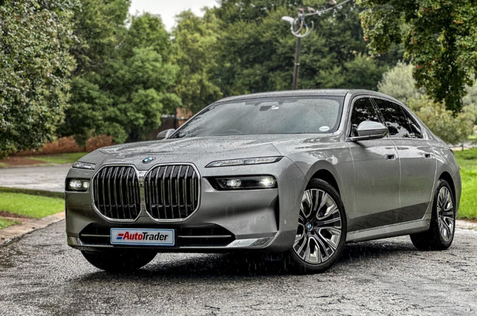 "성공을 상징하는 세단" 2025 BMW 7시리즈 740i 시승기 정보
