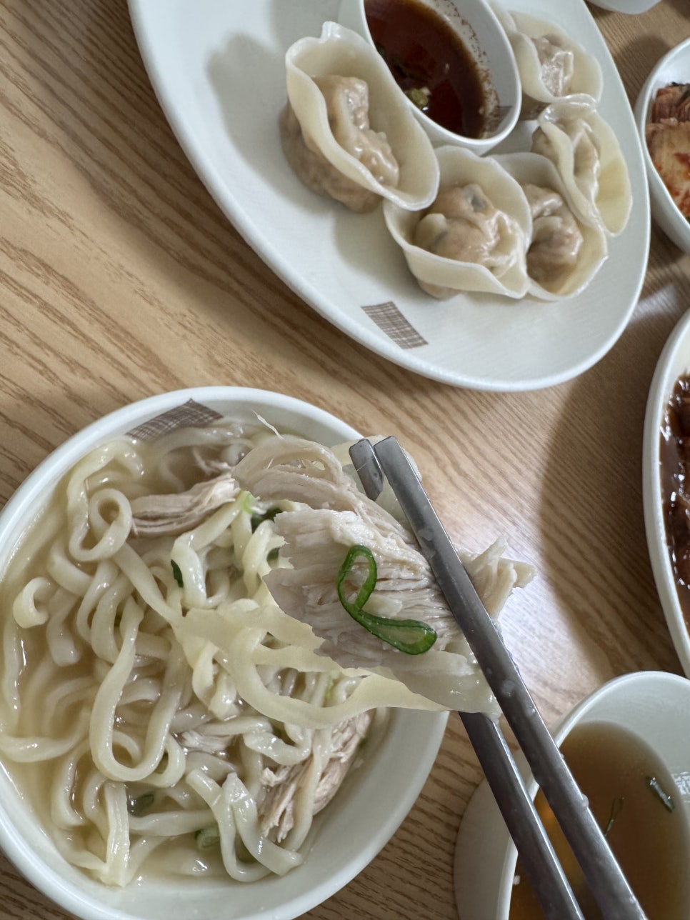 매장에서 만드는 양평칼국수맛집 ‘양평교자칼국수’