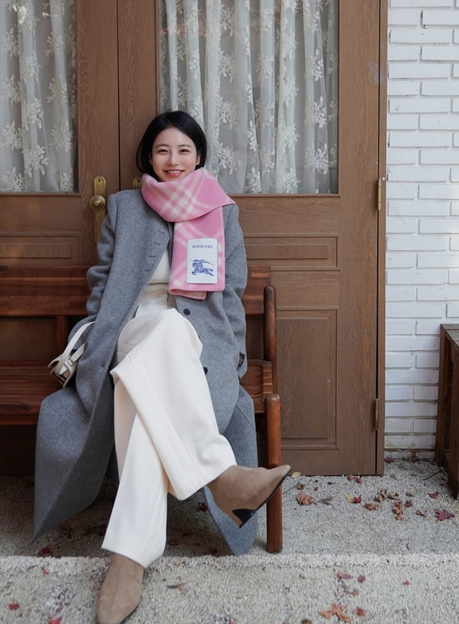 신예은픽 버버리 목도리 핑크 머플러 패션