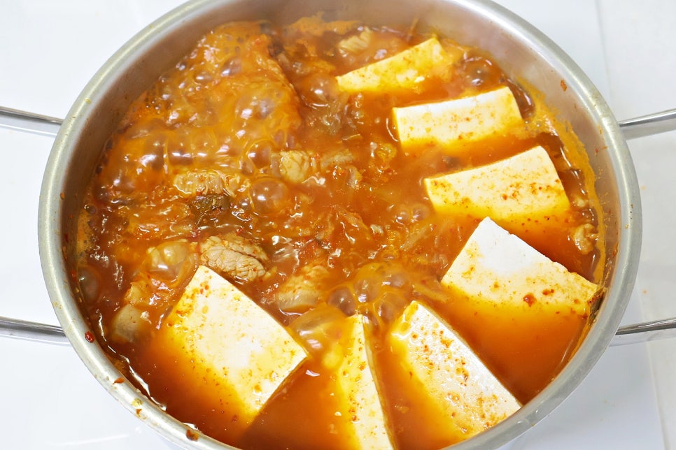 돼지고기 김치찌개 레시피 끓이는법 저녁메뉴 추천
