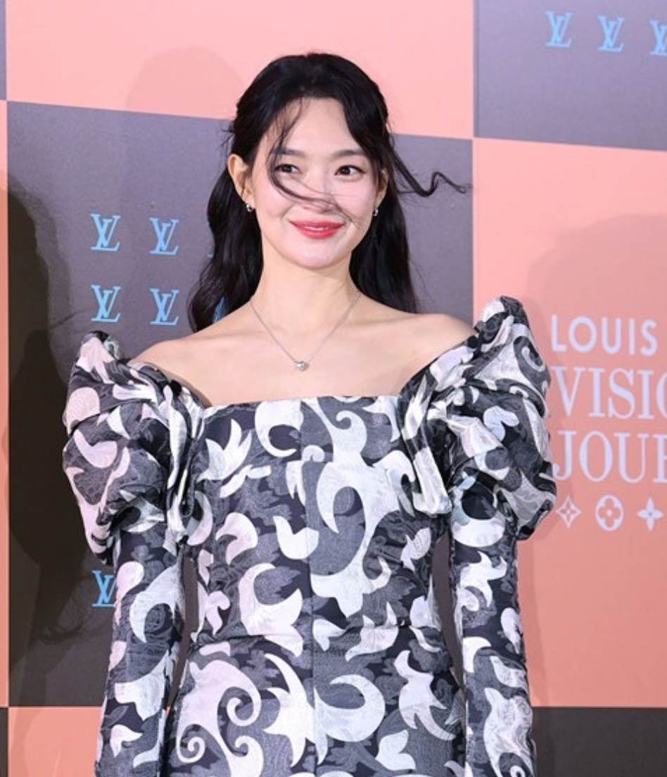 신민아, 김우빈 결혼 임박 미모 감탄 자아낸 순간들