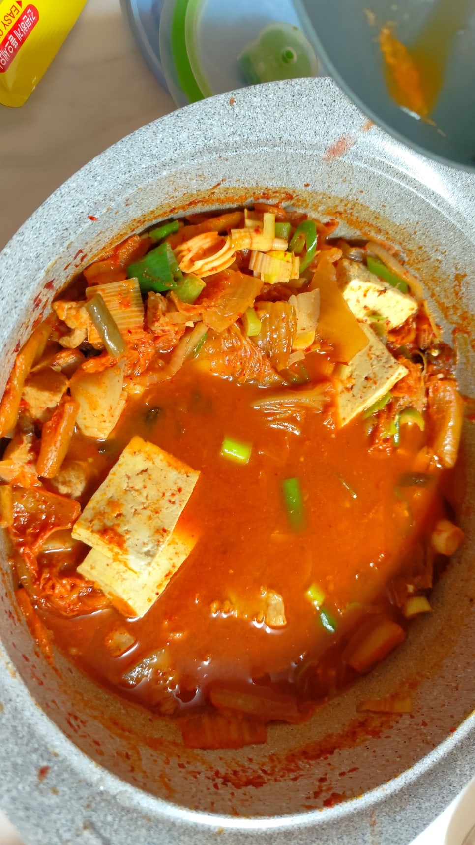 김치찌개, 된장찌개 뭐 먹을까?