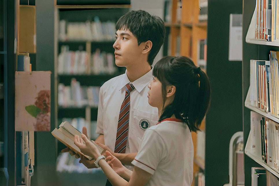 영화 썸머 블루 아워 정보 결말 해석 출연진, 사랑은 영원하다(사진과 추억) Summer Blue Hour 2025