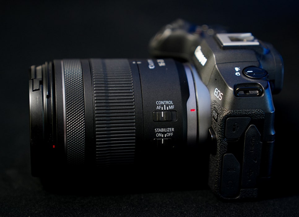 풀프레임 미러리스 카메라 광각 줌렌즈 캐논 RF16-28mm F2.8 IS STM