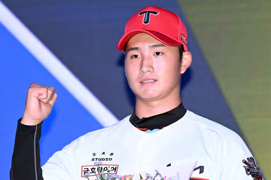 "오타니 보고 독학했다" KIA 신인 김현수 재능, 코치진도 입 떡 벌어졌다!