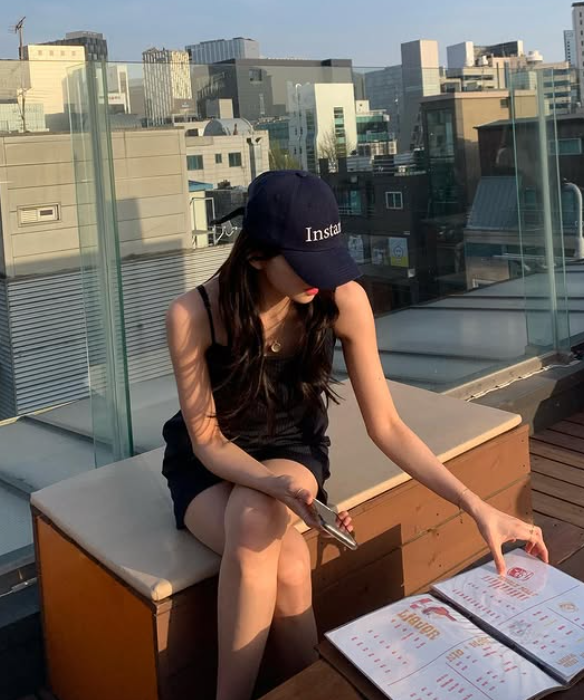 "연습생 시절 원형탈모 왔다더니.." 4년 동안 연애 끊겼다는 연예인 비키니 패션 화제